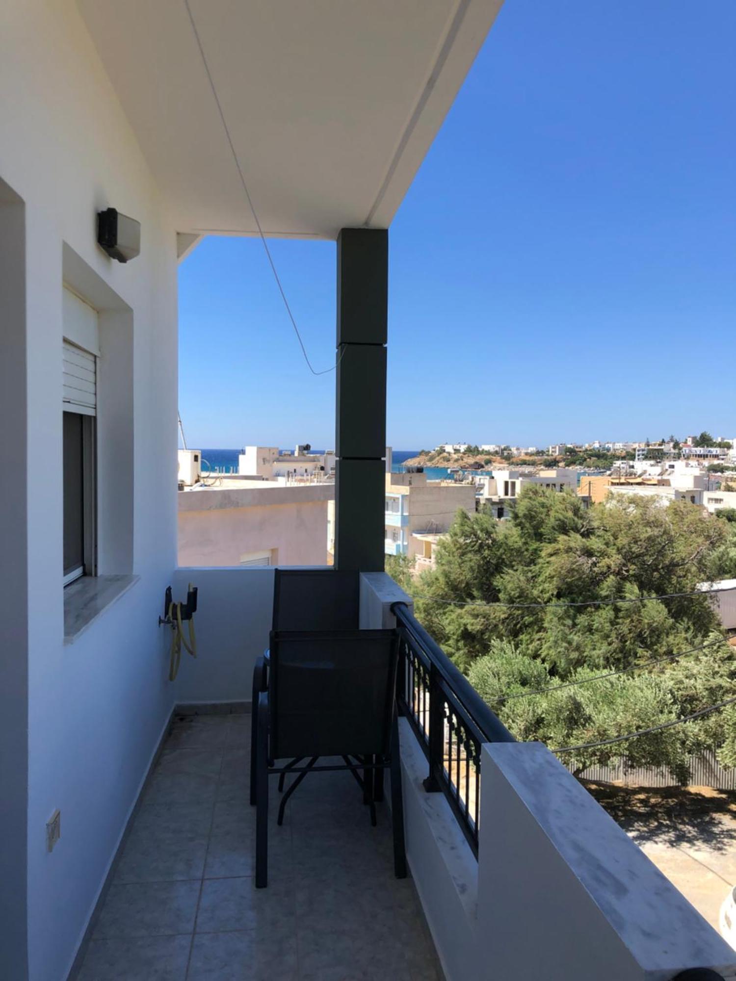 Blue Sky Apartments Makrýgialos Buitenkant foto